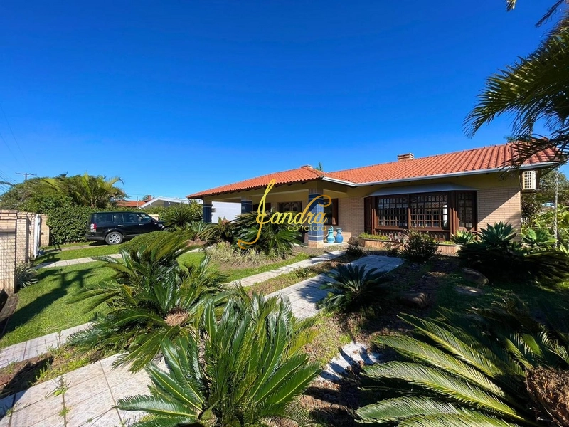 Casa térrea mobiliada e decorada em dois lotes, ótima localização: 1ª foto da galeria de imagens do imóvel