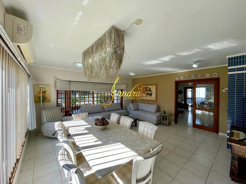 Casa térrea mobiliada e decorada em dois lotes, ótima localização: 20ª foto da galeria de imagens do imóvel