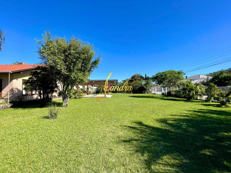 Casa térrea mobiliada e decorada em dois lotes, ótima localização: 13ª foto da galeria de imagens do imóvel