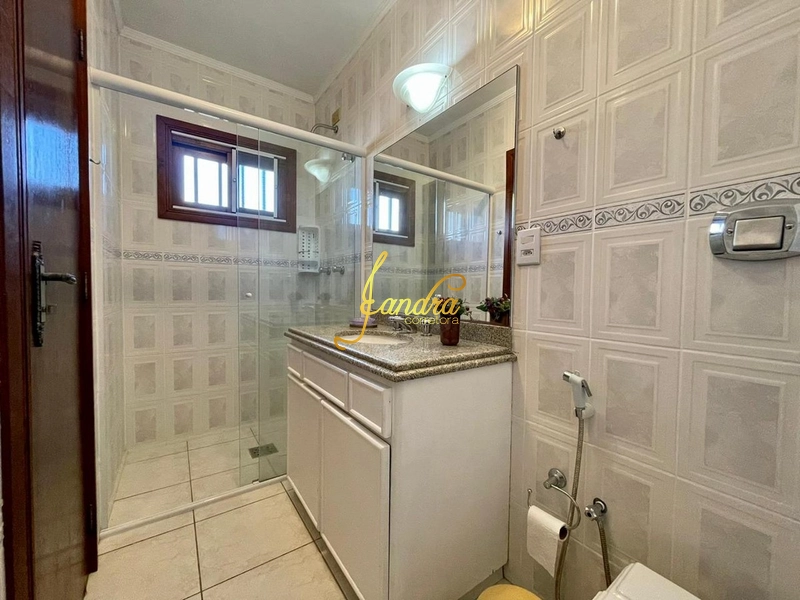 Casa térrea mobiliada e decorada em dois lotes, ótima localização: 2ª foto da galeria de imagens do imóvel