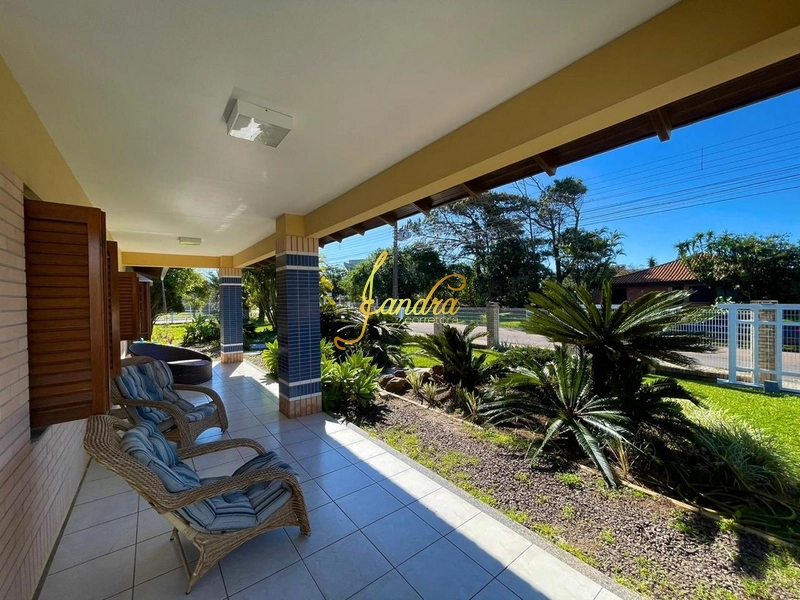 Casa térrea mobiliada e decorada em dois lotes, ótima localização: 28ª foto da galeria de imagens do imóvel