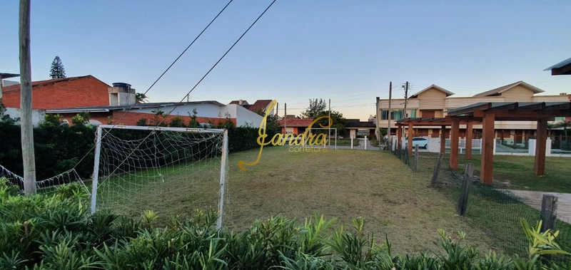 Casa térrea com dois lotes próximo ao mar: 28ª foto da galeria de imagens do imóvel