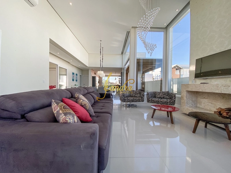 Casa térrea com dois lotes próximo ao mar: 8ª foto da galeria de imagens do imóvel