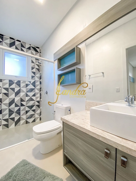 Casa térrea com dois lotes próximo ao mar: 17ª foto da galeria de imagens do imóvel