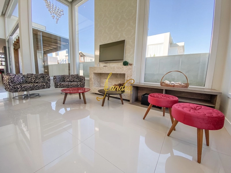 Casa térrea com dois lotes próximo ao mar: 5ª foto da galeria de imagens do imóvel