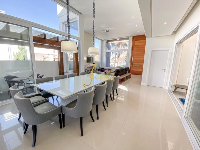 Casa térrea com dois lotes próximo ao mar: 7ª foto da galeria de imagens do imóvel
