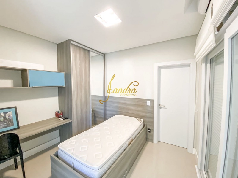 Casa térrea com dois lotes próximo ao mar: 18ª foto da galeria de imagens do imóvel