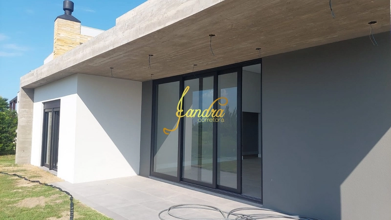 Casa térrea com 4 suítes e beira de lago: 17ª foto da galeria de imagens do imóvel