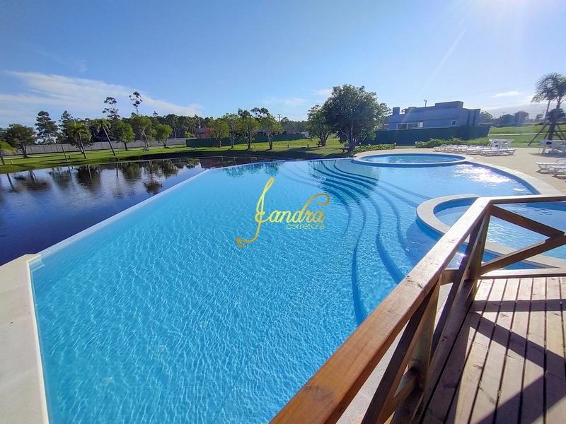 Lote com 343m2 em condomínio fechado: 2ª foto da galeria de imagens do imóvel