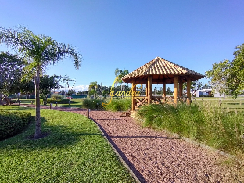 Lote com 343m2 em condomínio fechado: 7ª foto da galeria de imagens do imóvel