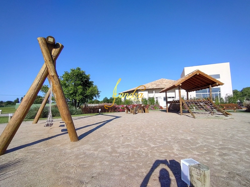 Lote com 360 m2 em condomínio fechado: 6ª foto da galeria de imagens do imóvel