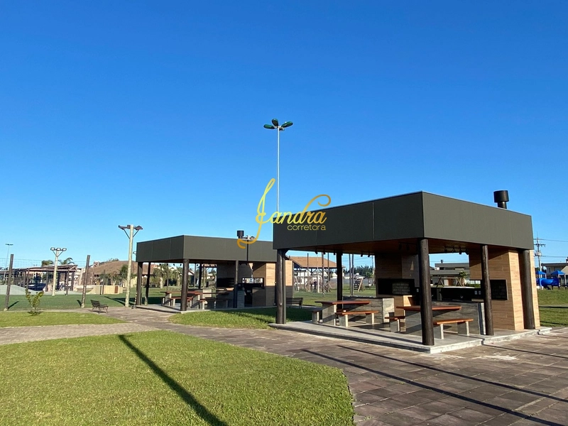 Ótimo lote de esquina com 600m2 perto da infra: 2ª foto da galeria de imagens do imóvel