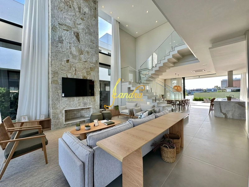 Sobrado beira lago mobiliado e decorado: 2ª foto da galeria de imagens do imóvel