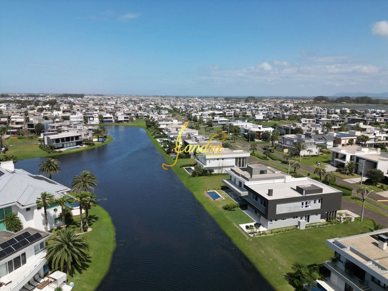 SOBRADO BEIRA LAGO: 1ª foto da galeria de imagens do imóvel
