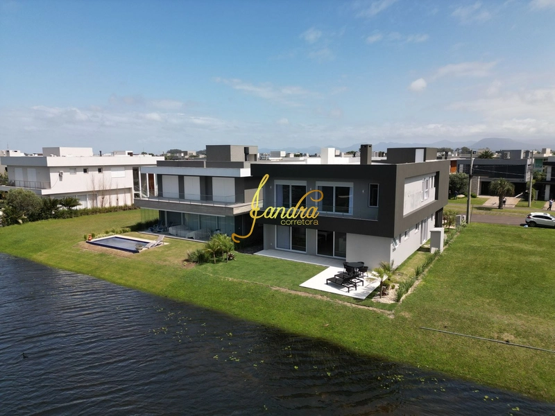 SOBRADO BEIRA LAGO: 3ª foto da galeria de imagens do imóvel