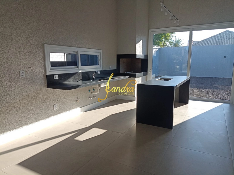 Casa térrea com dois lotes próximo ao mar: 10ª foto da galeria de imagens do imóvel