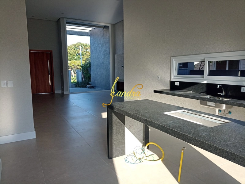 Casa térrea com dois lotes próximo ao mar: 7ª foto da galeria de imagens do imóvel