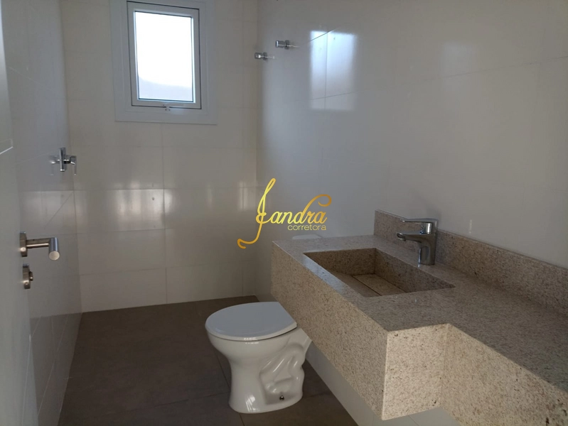 Casa térrea com dois lotes próximo ao mar: 26ª foto da galeria de imagens do imóvel