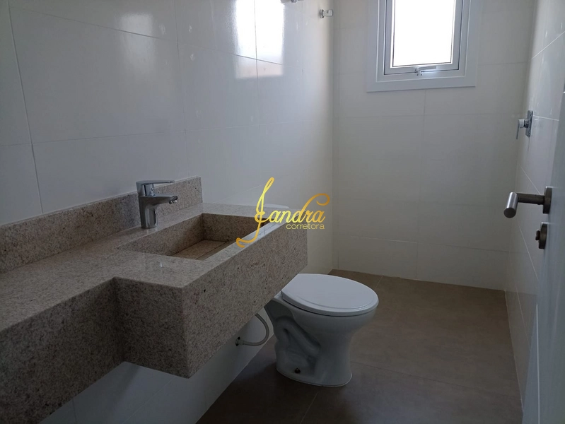 Casa térrea com dois lotes próximo ao mar: 18ª foto da galeria de imagens do imóvel