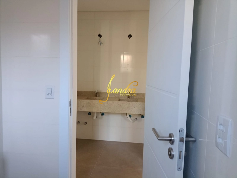 Casa térrea com dois lotes próximo ao mar: 23ª foto da galeria de imagens do imóvel