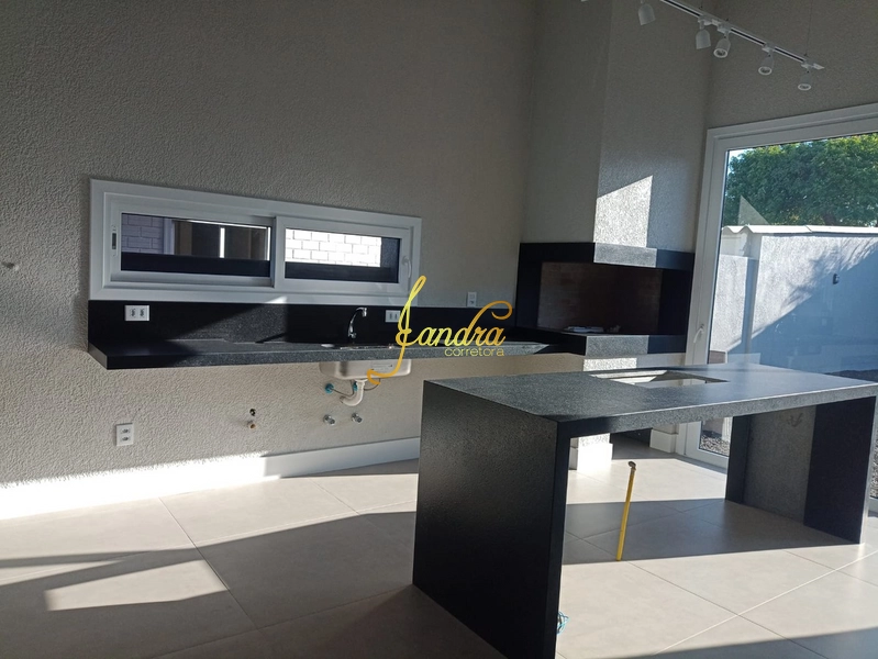 Casa térrea com dois lotes próximo ao mar: 8ª foto da galeria de imagens do imóvel