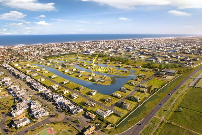 Lote com 300m2: 5ª foto da galeria de imagens do imóvel