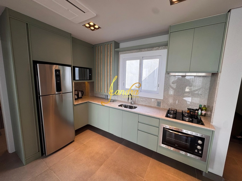 Apartamento de 1 dormitório de frente mobiliado e decorado com box: 4ª foto da galeria de imagens do imóvel