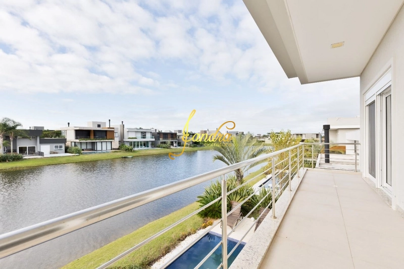 Sobrado no Enseada Beira Lago com 360m2 de área construída: 1ª foto da galeria de imagens do imóvel