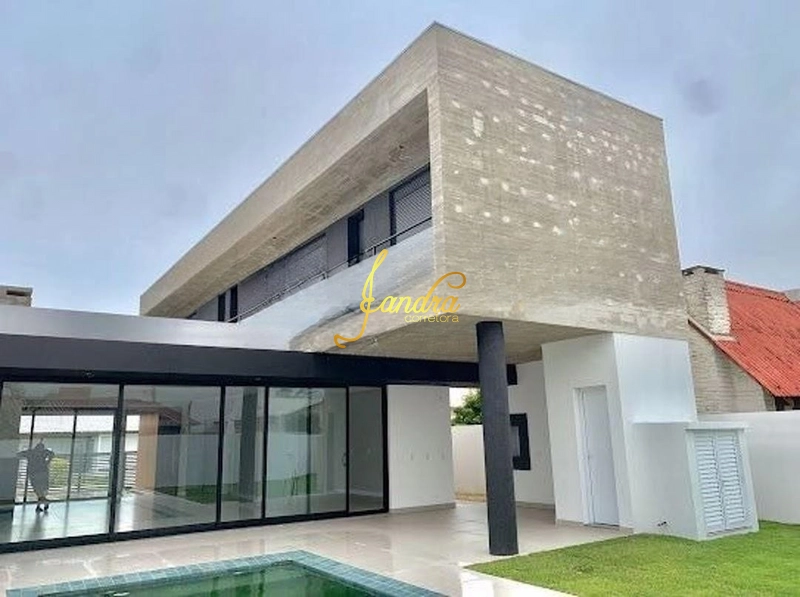 Sobrado espaçoso com 04 suítes: 16ª foto da galeria de imagens do imóvel
