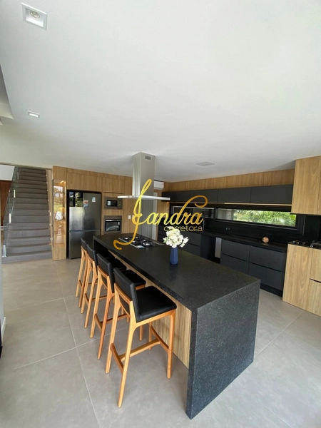 Sobrado com piscina, 06 suítes, mobiliado e decorado: 26ª foto da galeria de imagens do imóvel