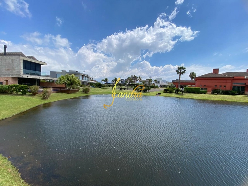 Sobrado com piscina, 06 suítes, mobiliado e decorado: 39ª foto da galeria de imagens do imóvel