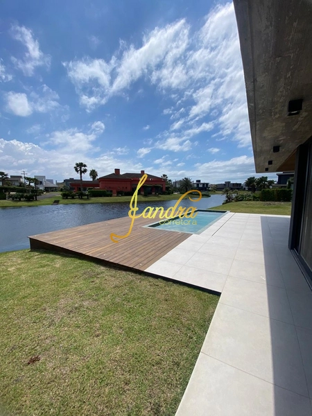 Sobrado com piscina, 06 suítes, mobiliado e decorado: 31ª foto da galeria de imagens do imóvel