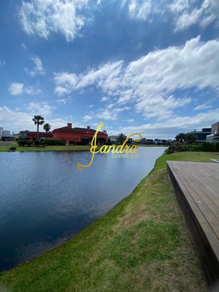 Sobrado com piscina, 06 suítes, mobiliado e decorado: 50ª foto da galeria de imagens do imóvel