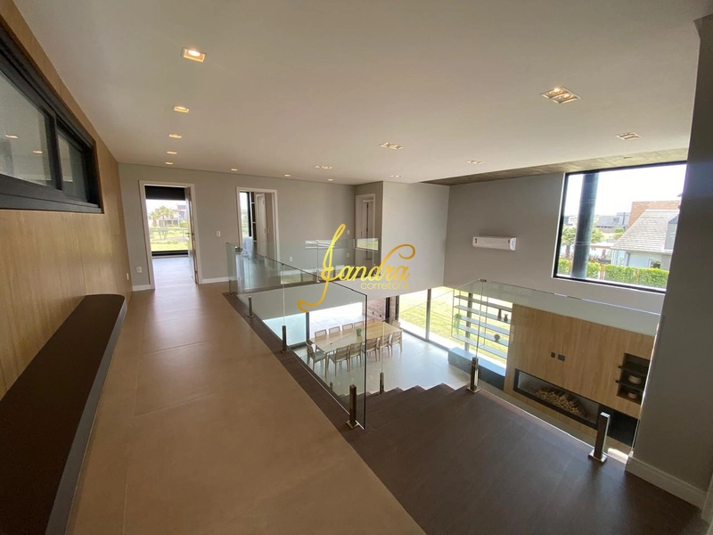 Sobrado com piscina, 06 suítes, mobiliado e decorado: 3ª foto da galeria de imagens do imóvel