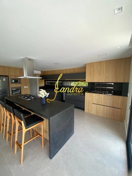 Sobrado com piscina, 06 suítes, mobiliado e decorado: 25ª foto da galeria de imagens do imóvel