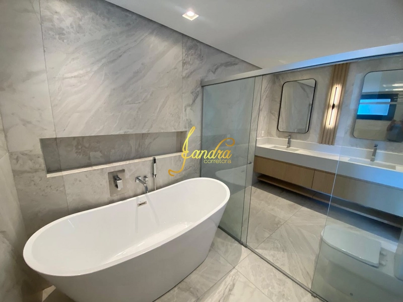 Sobrado com piscina, 06 suítes, mobiliado e decorado: 8ª foto da galeria de imagens do imóvel