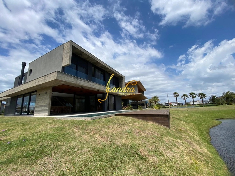 Sobrado com piscina, 06 suítes, mobiliado e decorado: 46ª foto da galeria de imagens do imóvel