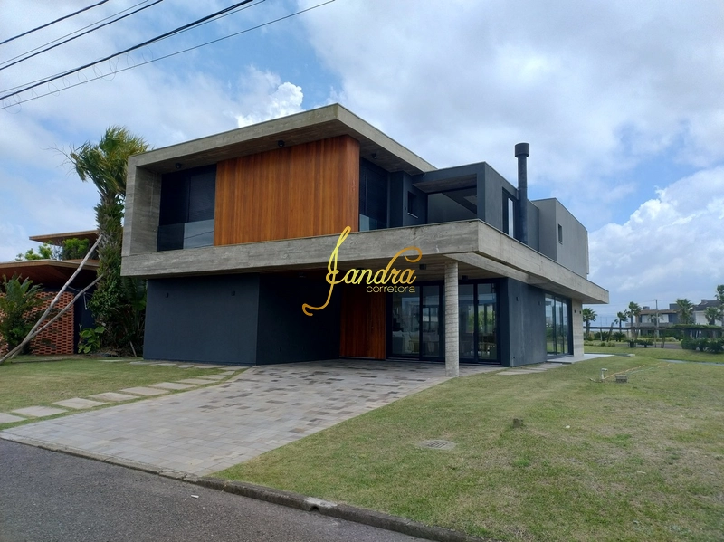 Sobrado com piscina, 06 suítes, mobiliado e decorado: 58ª foto da galeria de imagens do imóvel