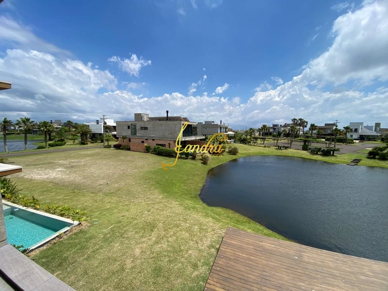 Sobrado com piscina, 06 suítes, mobiliado e decorado: 9ª foto da galeria de imagens do imóvel