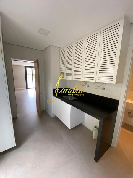 Sobrado com piscina, 06 suítes, mobiliado e decorado: 21ª foto da galeria de imagens do imóvel