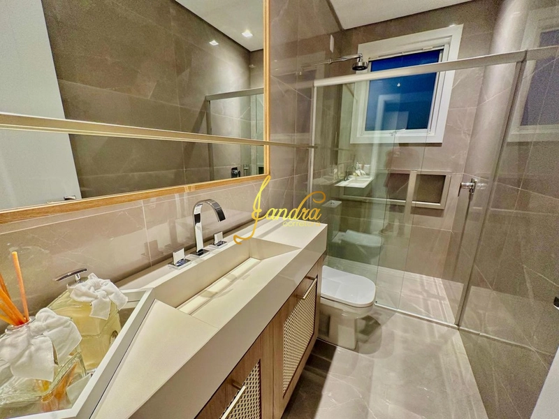 Sobrado mobiliado e decorado com 05 suítes e piscina em concreto: 51ª foto da galeria de imagens do imóvel