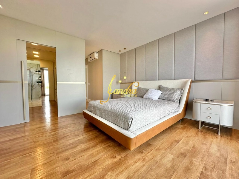 Sobrado mobiliado e decorado com 05 suítes e piscina em concreto: 4ª foto da galeria de imagens do imóvel