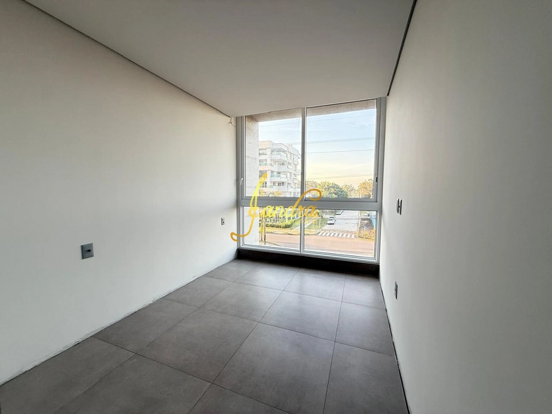 Apartamento de 2 dormitórios de frente para infra e com box: 3ª foto da galeria de imagens do imóvel