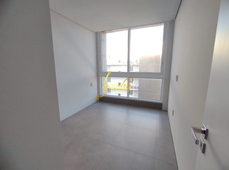 Apartamento de 2 dormitórios de frente para infra e com box: 2ª foto da galeria de imagens do imóvel