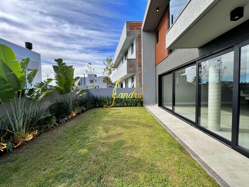 Sobrado no condomínio Sunset com 240m2 de área construída: 3ª foto da galeria de imagens do imóvel