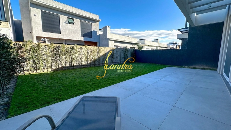 Sobrado no condomínio Sunset com 240m2 de área construída: 2ª foto da galeria de imagens do imóvel