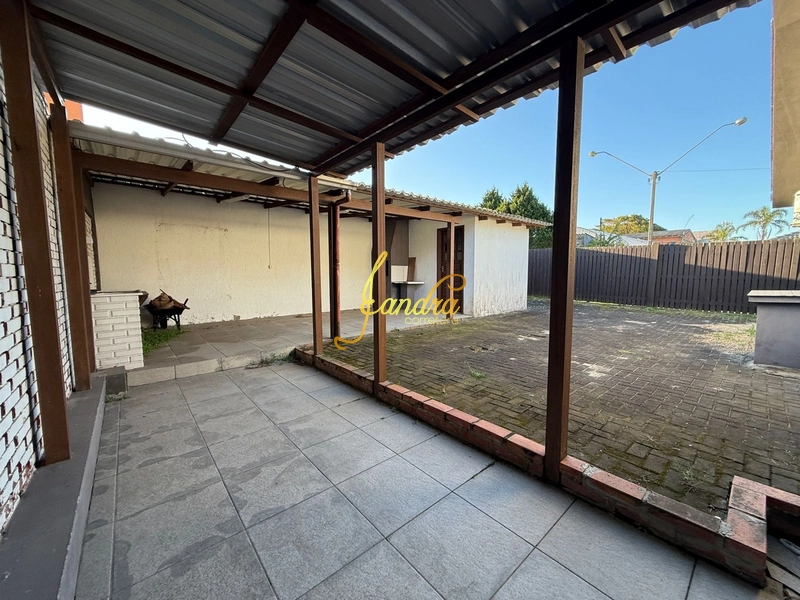 Casa perto do mar, no centro com 04 dormitórios: 3ª foto da galeria de imagens do imóvel