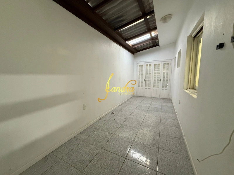 Casa perto do mar, no centro com 04 dormitórios: 7ª foto da galeria de imagens do imóvel