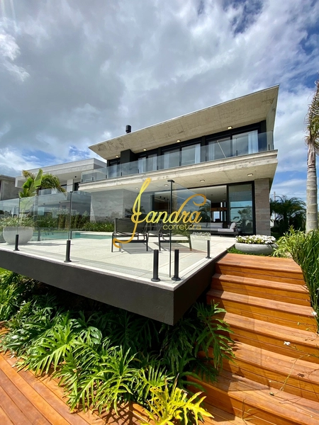 Sobrado mobiliado e decorado, beira Lago: 1ª foto da galeria de imagens do imóvel