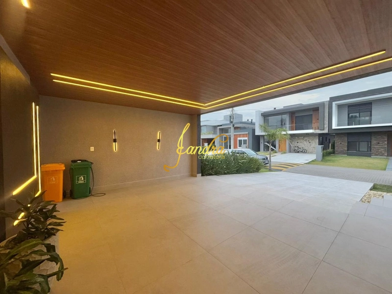 Sobrado no condomínio Sunset com piscina e placa solar: 3ª foto da galeria de imagens do imóvel